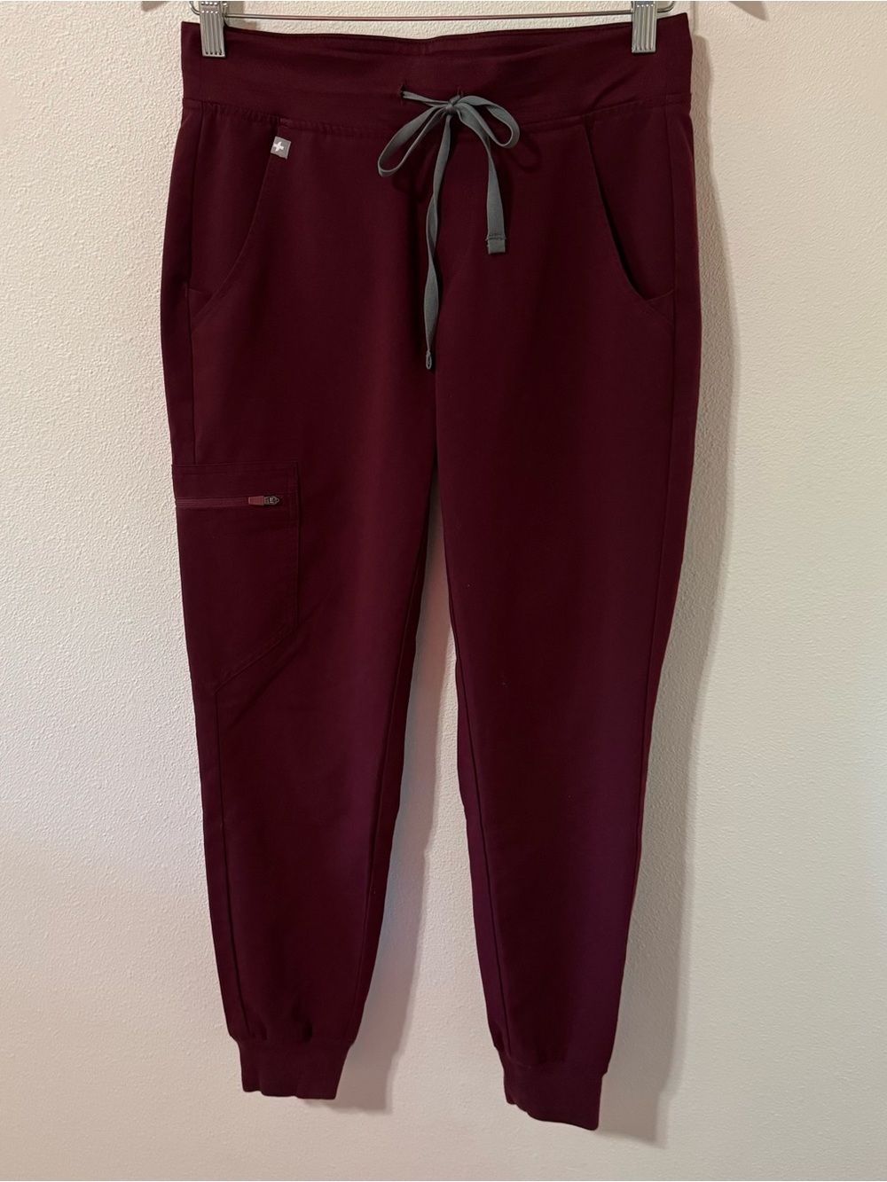 FIGS Zamora High Waisted Jogger Scrub Pants Burgundy Medical Clinic X-Small